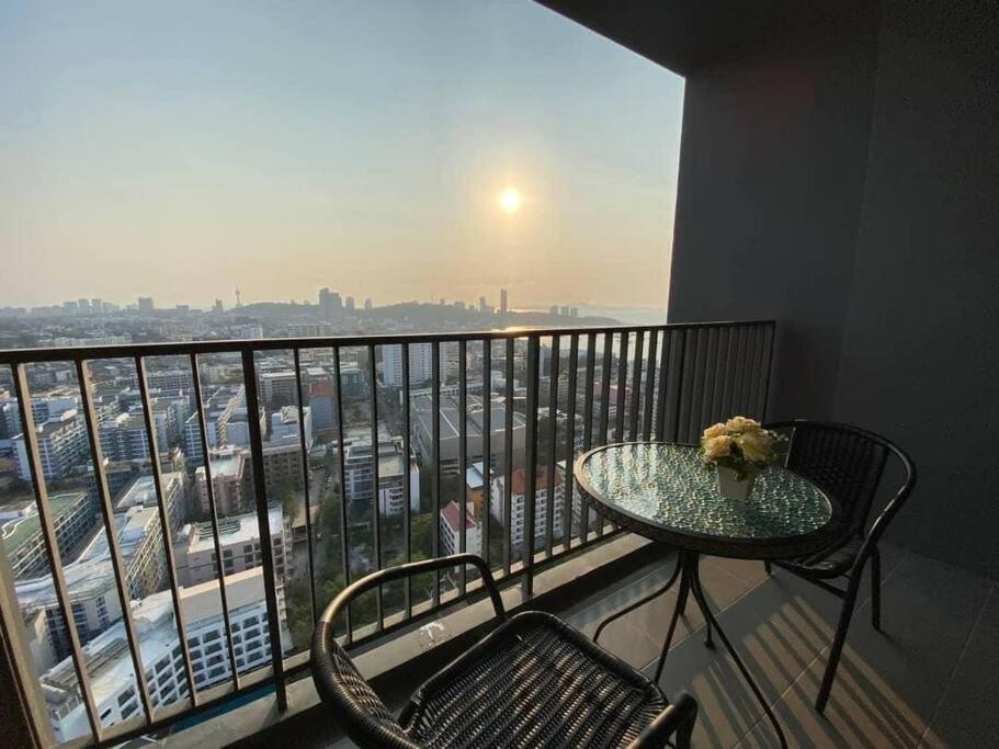 The Base Central Pattaya 2Bed King&Queen Sky Seaview & Infinity Pool Esterno foto